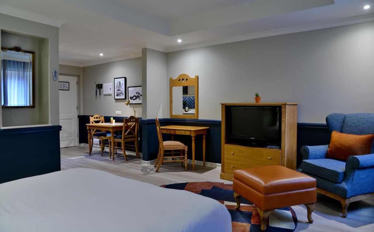 Courtyard Hotel Rosebank Йоханнесбург Экстерьер фото