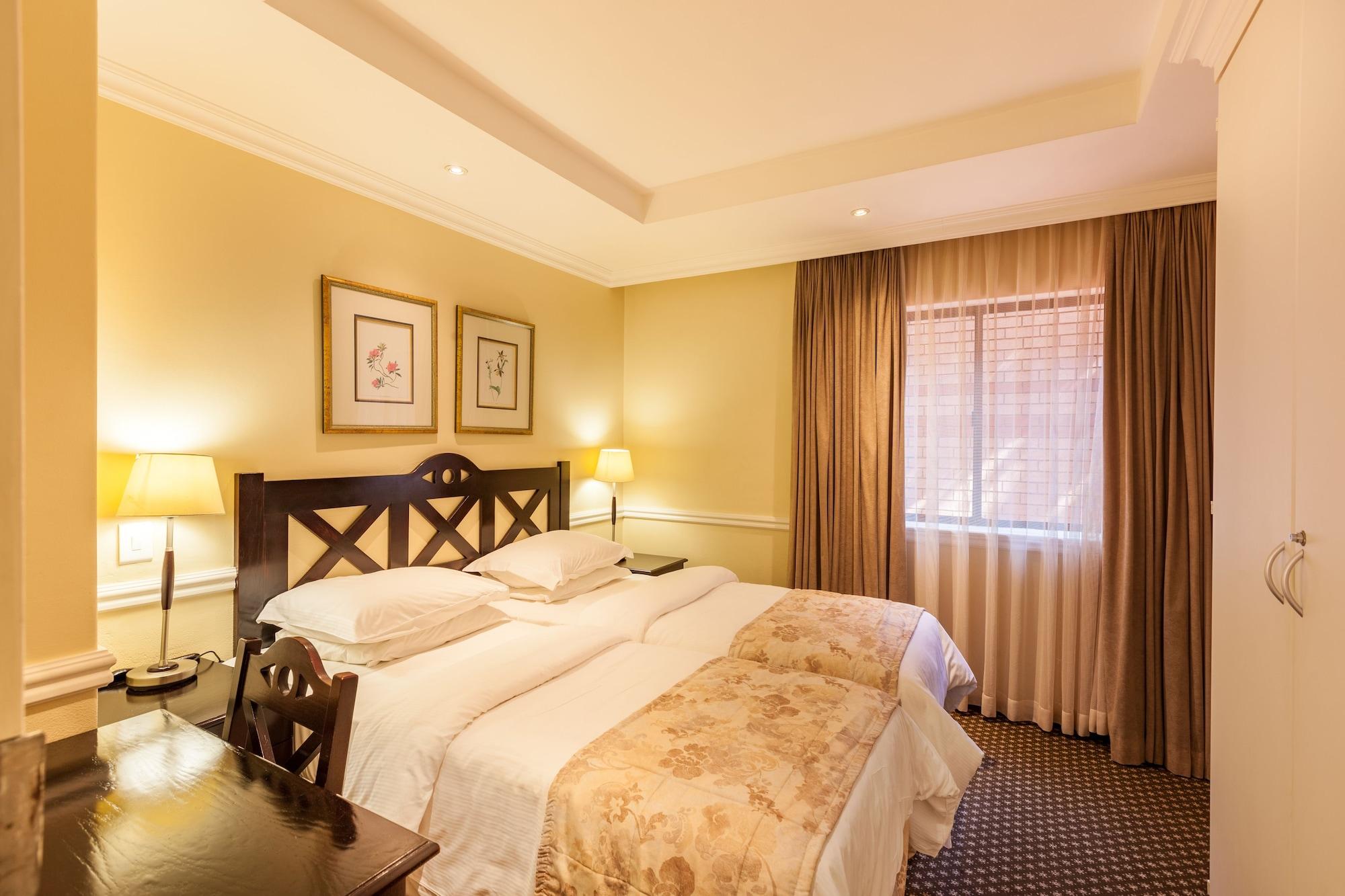 Courtyard Hotel Rosebank Йоханнесбург Экстерьер фото