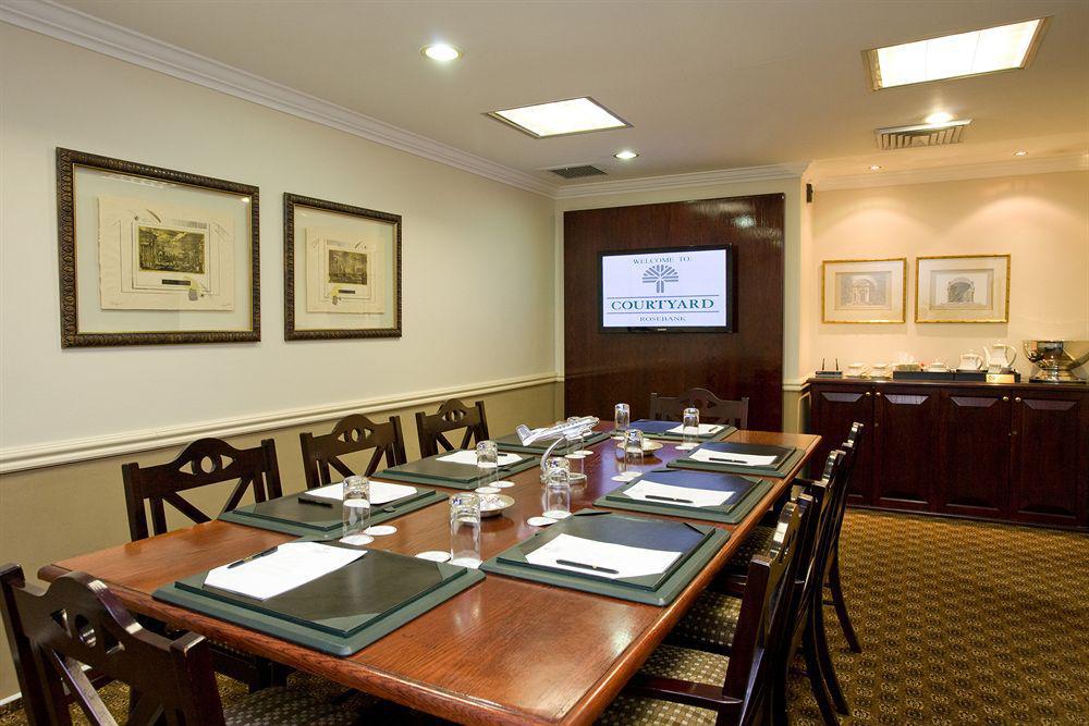 Courtyard Hotel Rosebank Йоханнесбург Экстерьер фото
